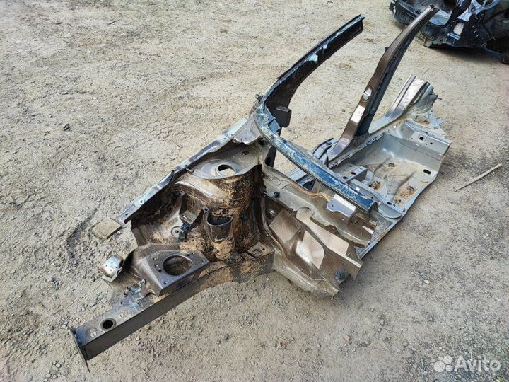 Боковина кузова правая Skoda Rapid