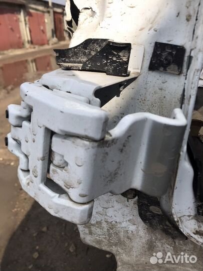 Ford Transit 2014- Петля задней двери