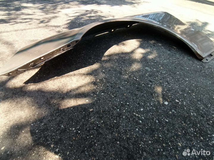 Передние левое крыло на w220