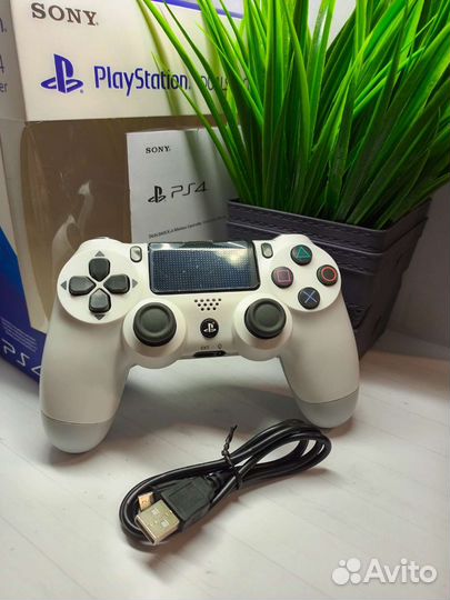 Геймпад на PS4 Белый