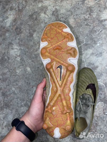 Футбольные бутсы nike phantom gx