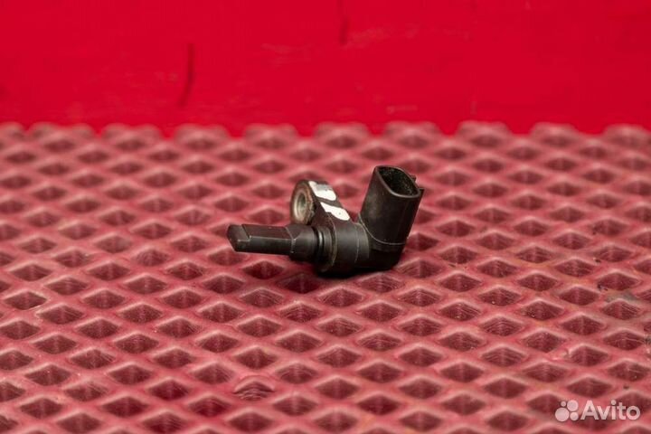 Датчик ABS передний правый Toyota Land Cruiser 200