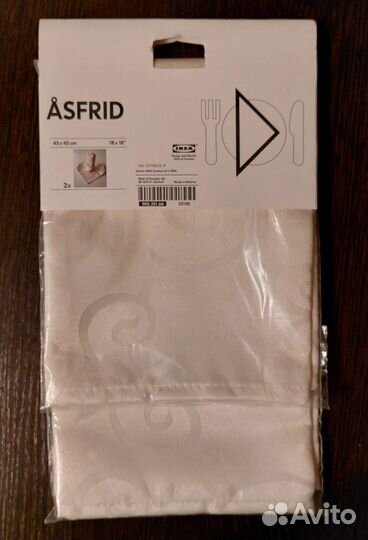Скатерть и салфетки IKEA asfrid