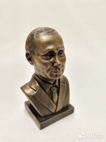 Бюст Владимира Путина