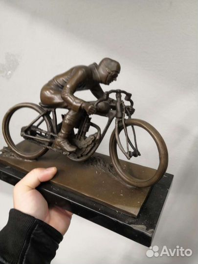 Питбуль, Бык биржа уолл стрит брокер мотоциклист