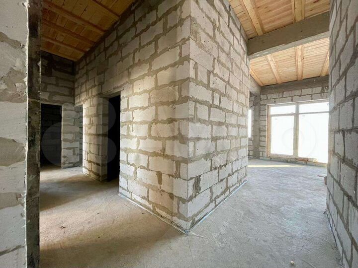 Дом 176,9 м² на участке 9 сот.