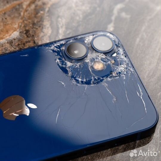 Замена заднего стекла iPhone и гравировка Macbook