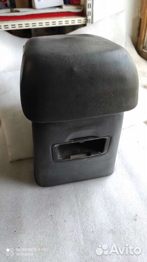 Подлокотник Mitsubishi legnum