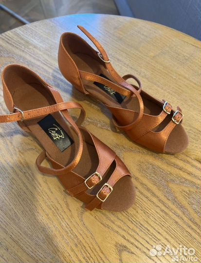 Танцевальные туфли для девочки