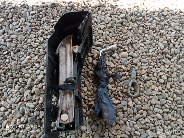 Домкрат Mercedes-Benz E-класс