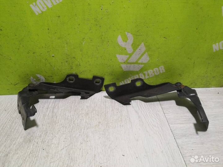 Петля капота Рено Клио 2 Симбол