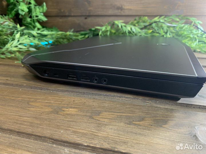 Игровой ноутбук Dell i7/8Gb/SSD/2видеокарты