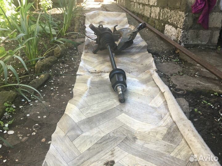 Subaru Forester Правая передняя полуось в сборе