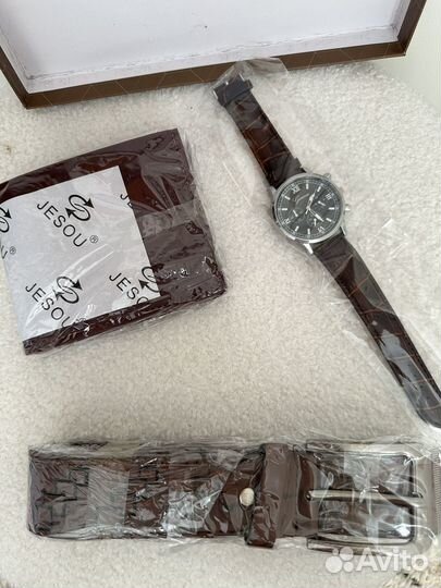 Подарочный набор (ремень, часы, кошелек)