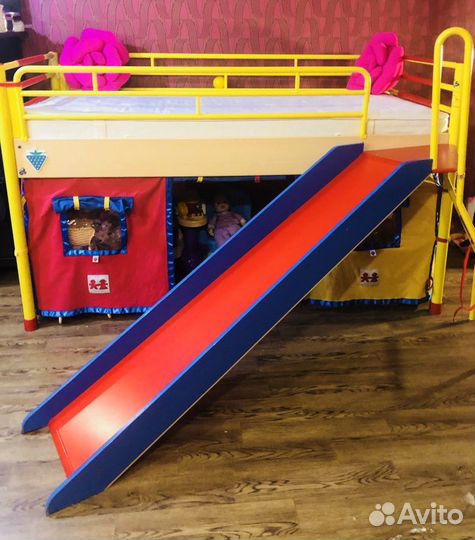 Двухъярусная кровать-чердак дом