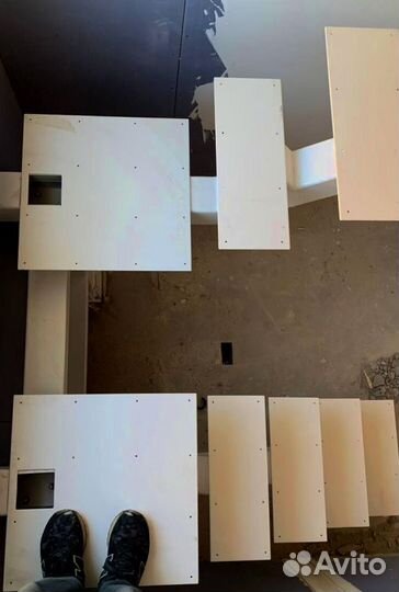 Лестница с забежными ступенями в коттедж