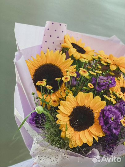 Букет с подсолнухами