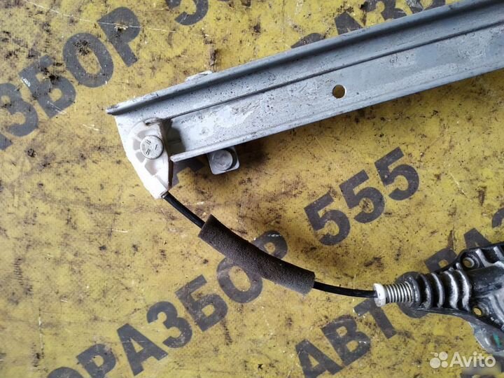 Kia Rio 3 Стеклоподъемник механ. задний левый