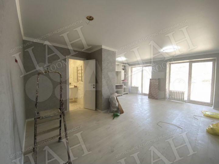 Квартира-студия, 42 м², 1/4 эт.