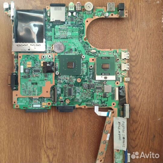 Fujitsu Siemens Amilo M7440 (AT11 AT11MB VER:0.5)