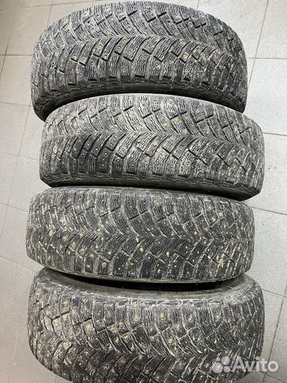 Michelin X-Ice North 4 215/65 R17