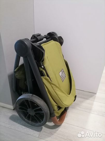 Коляска прогулочная Carrello Epica