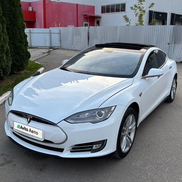 Tesla Model S AT, 2013, 140 000 км