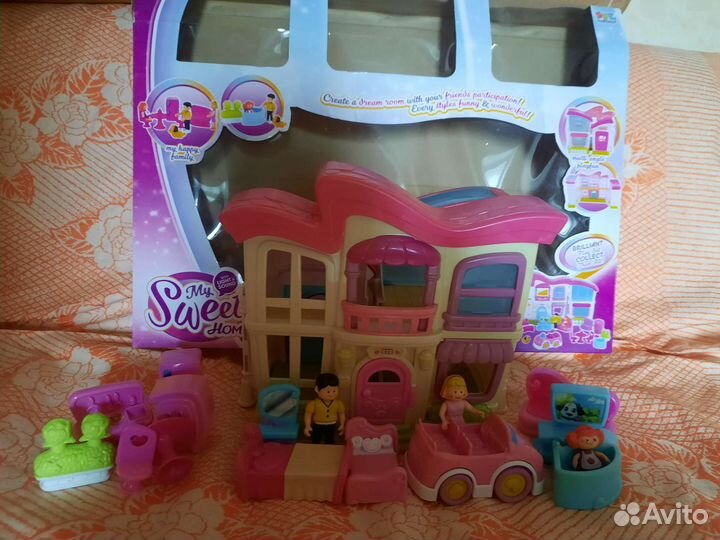 Кукольный домик с мебелью