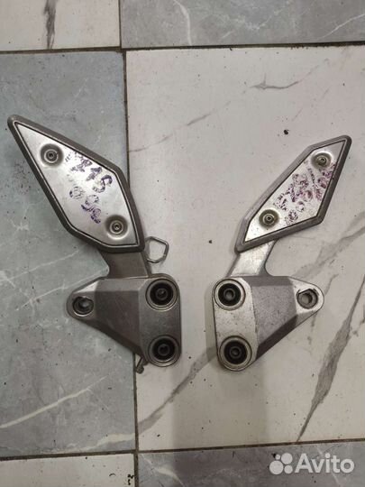 Кронштейны подножек yamaha