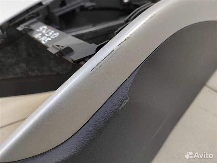 Консоль центральная audi A5 8T Подлокотник