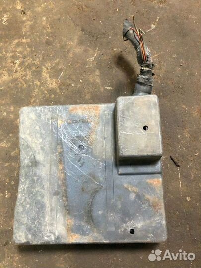 Блок управления двигателем на renault safrane 1