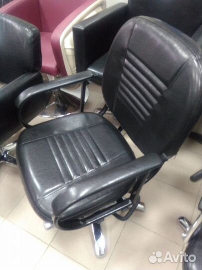 Парикмахерское кресло
