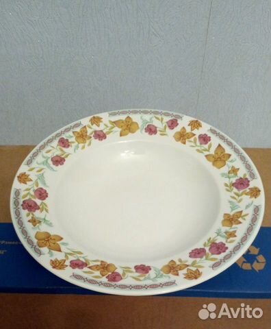 Тарелки глубокие фарфоровые Чехословакия и мелкие