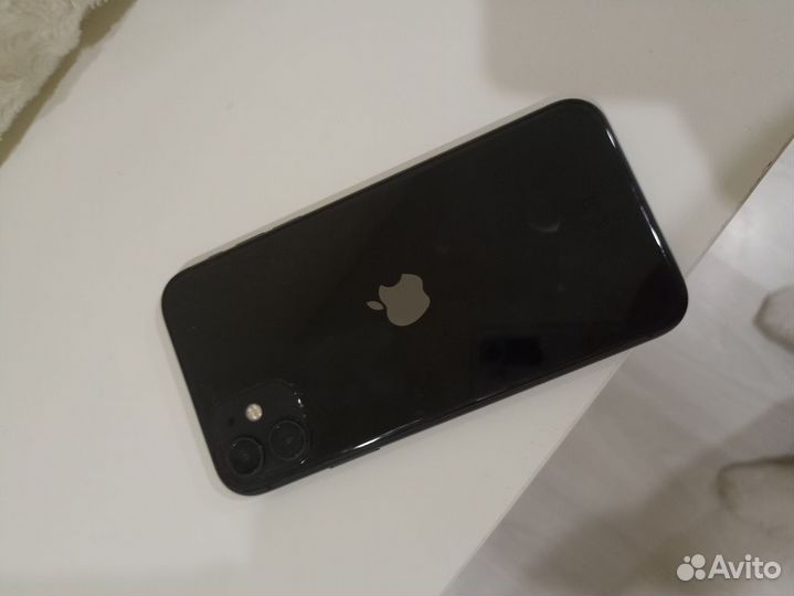 Телефон iPhone 11 64gb