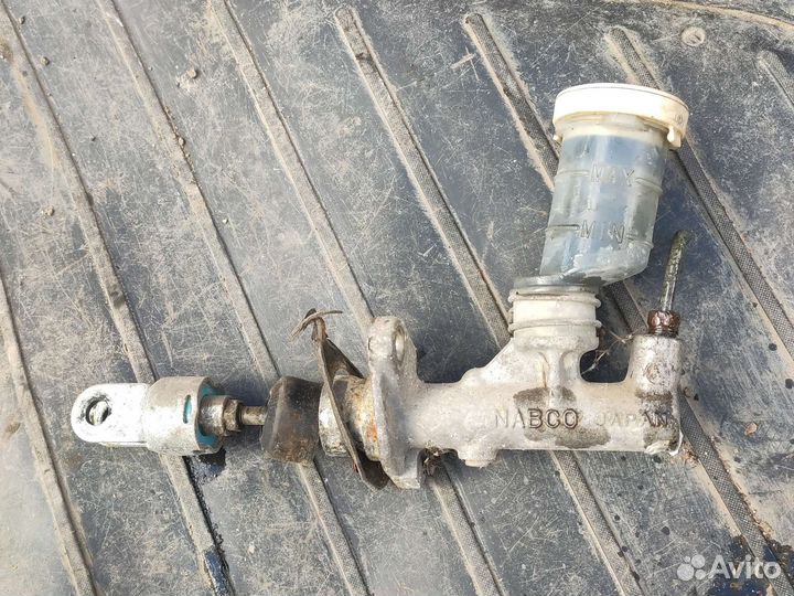 Главный цилиндр сцепления Митсубиси Галант 7