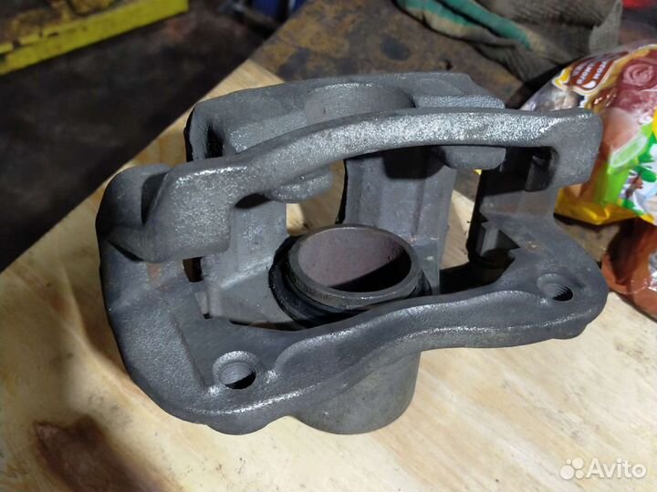 Суппорт передний hundai solaris