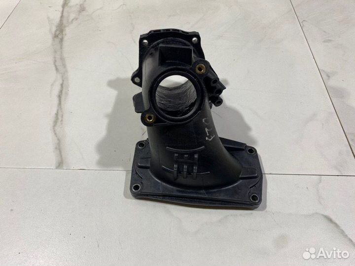 Патрубок впускного коллектора Mercedes OM651