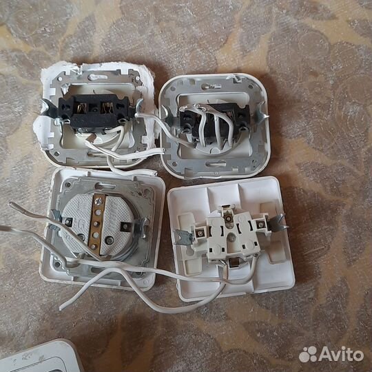 Розетки и выключатели