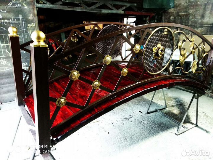 Мост и цветы