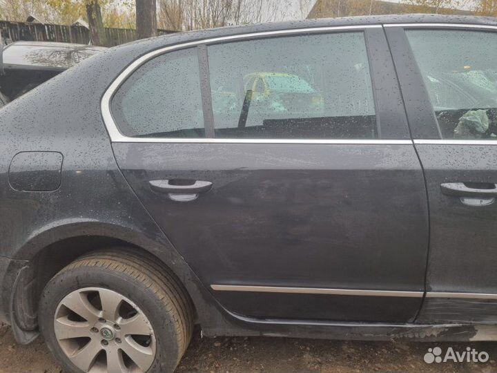 Дверь задняя правая Skoda Superb