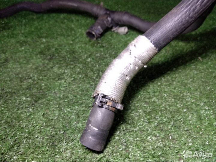 Патрубок системы охлаждения Land Rover Discovery 3