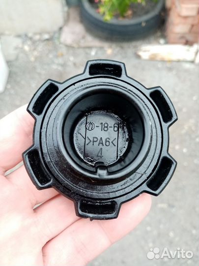 Крышка заливной горловины масла