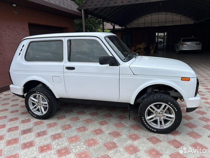 LADA 4x4 (Нива) 1.7 МТ, 2015, 182 000 км