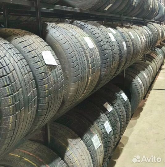 Bridgestone Blizzak DM-V2 215/60 R17 95Q