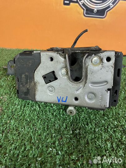 Замок двери Передний левый Opel Astra H