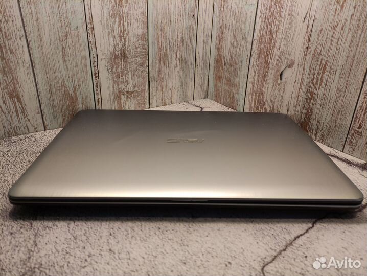 Крутой Asus c SSD/Nvidia 920MX/intel/8 Озу/15.6