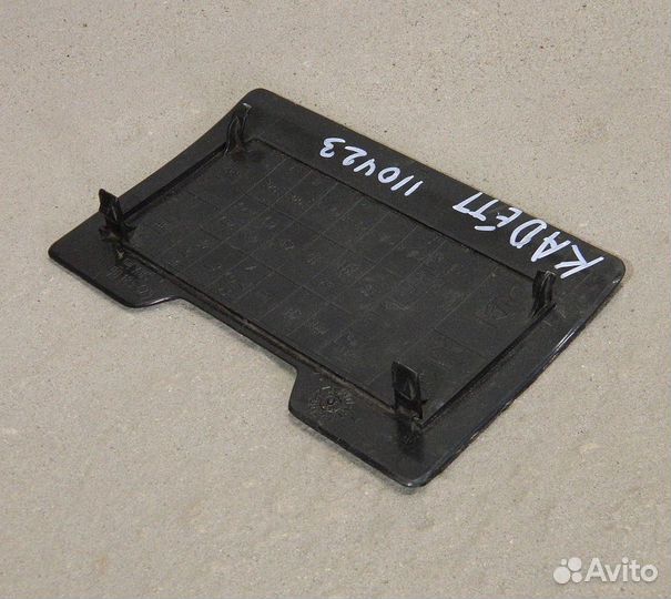 Крышка блока предохранителей Kadett E 1.8