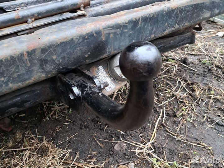 Фаркоп на микроавтобус Мерседес мв100