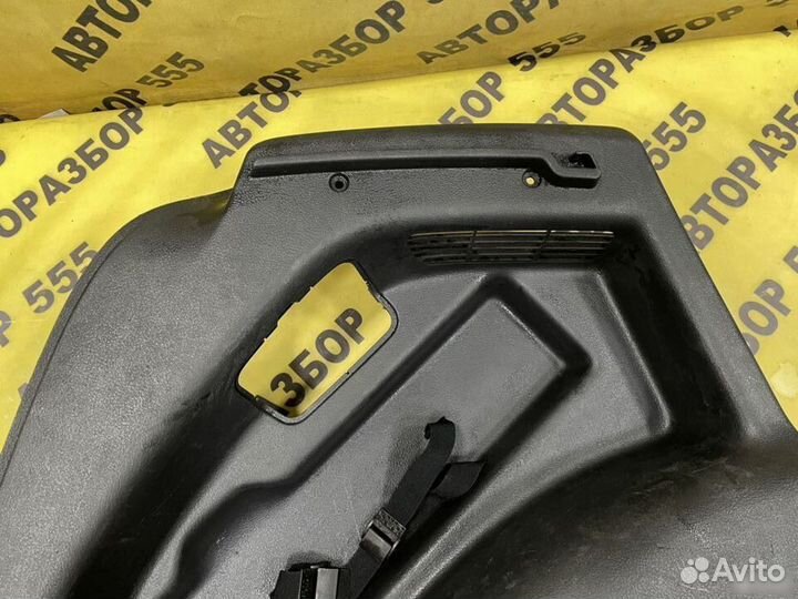 Обшивка багажника L VW Golf Plus