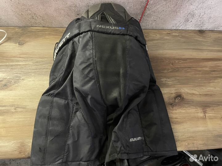 Хоккейные шорты bauer nexus 1n и краги
